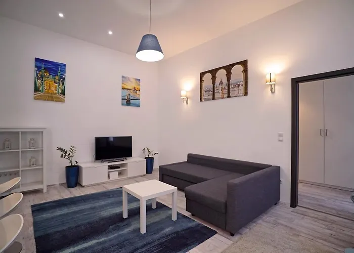 Rumbach Apartment