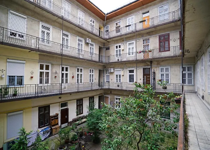 Rumbach Apartment